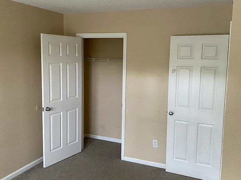 5207 Pomfret St — Photo 11