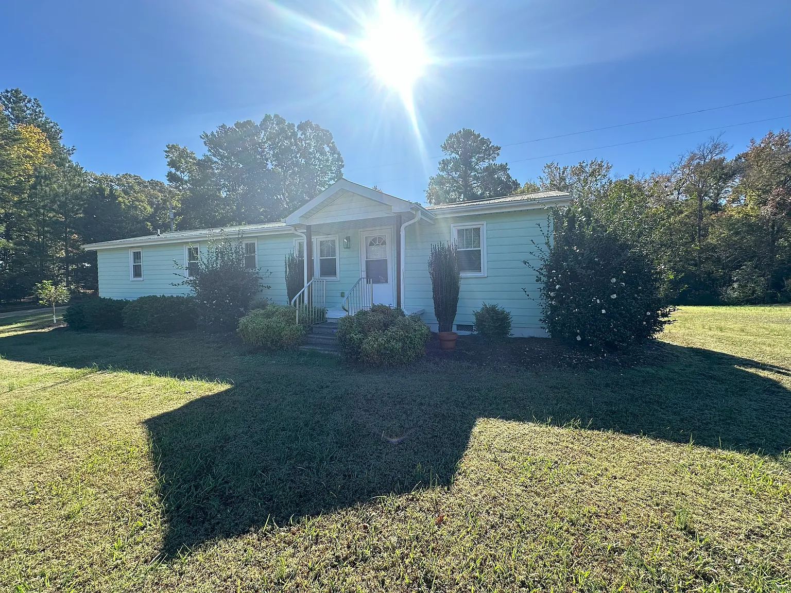 3 bed, 1300 sqft, $2,000 — Photo 1