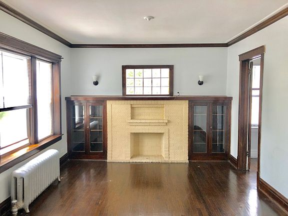 4th image of 5904 W Berteau Ave #2W