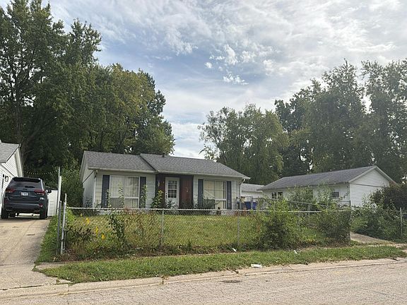 3rd image of 1825 King Arthur Dr