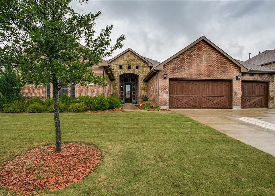 1st image of 2218 Fallbrooke Dr
