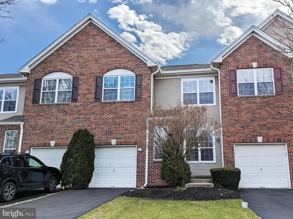 55 Dispatch Dr #227, Washington Crossing, PA 18977