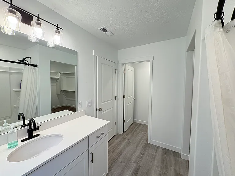 1216 S Raintree Ln — Photo 24