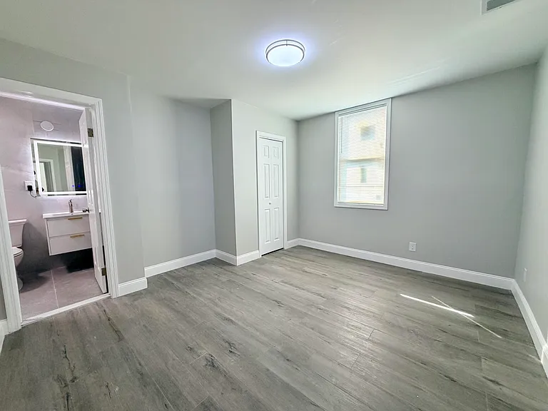 341 Grosvenor Ave #2 — Photo 12