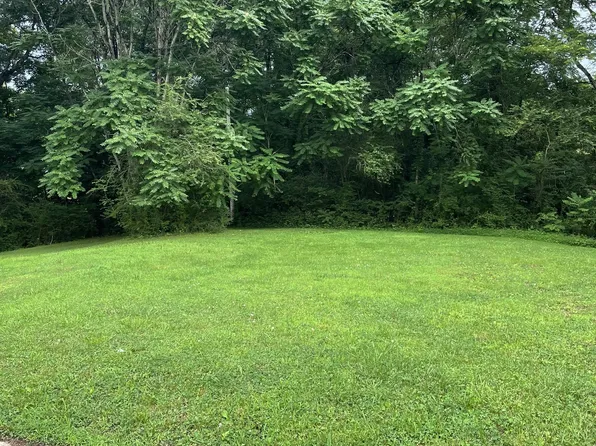 116 Magnolia St, Camden, TN 38320