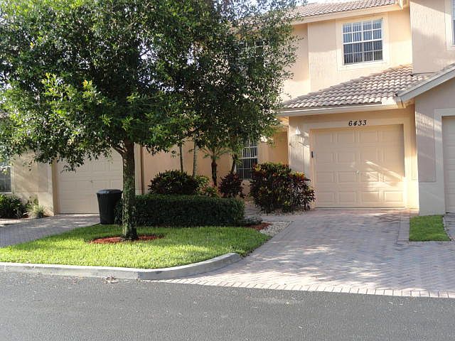 1st image of 6433 Park Lake Cir