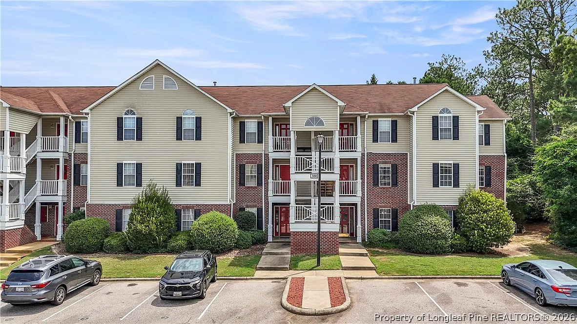 3 bed, 2.0 bath, 1324 sqft, $1,300 — Photo 1