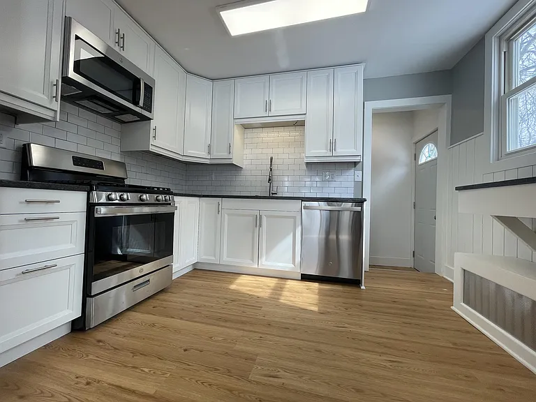 4059 Brunswick Ave S — Photo 11