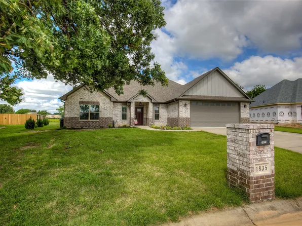 1835 Round Rock Cir, Sulphur Springs, TX 75482