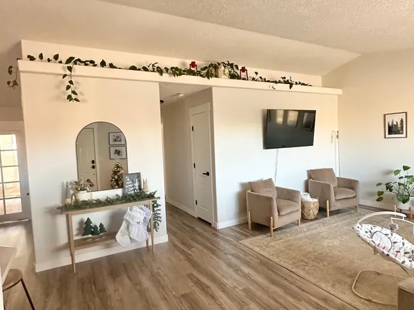 40 Flora Dr, La Verkin, UT 84745