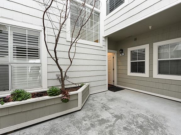 4th image of 594 Shoal Cir