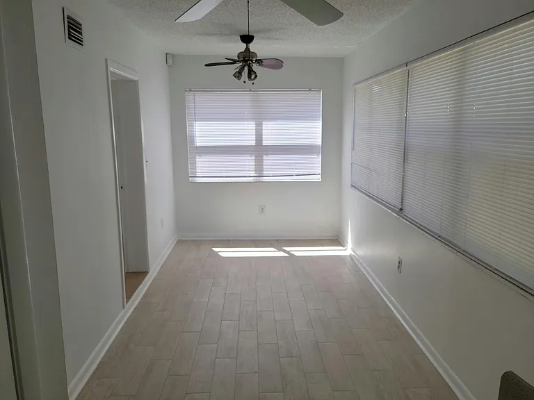 801 Carver St — Photo 5
