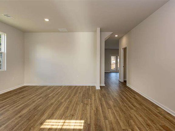 5th image of 2221 Edgecombe Ln