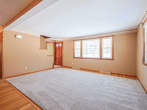 4th image of 53 Robin Rd