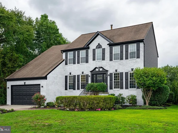 6 Westbury Ct, Bordentown, NJ 08505