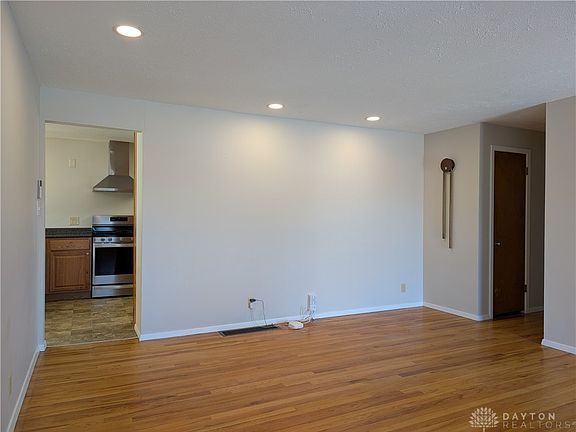 5th image of 318 Winnimac Ave