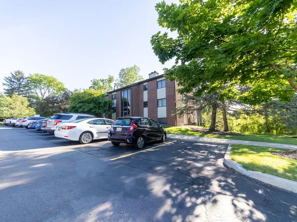 3392 Devonwood Hls NE APT A, Grand Rapids, MI 49525