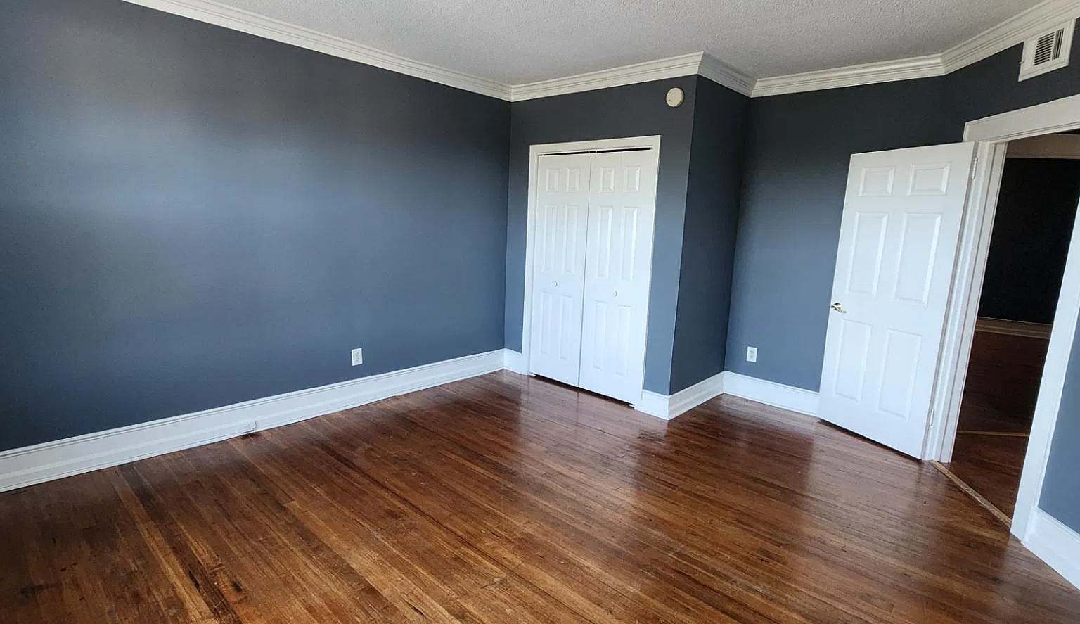 801 E North St - Unit 11 — Photo 2