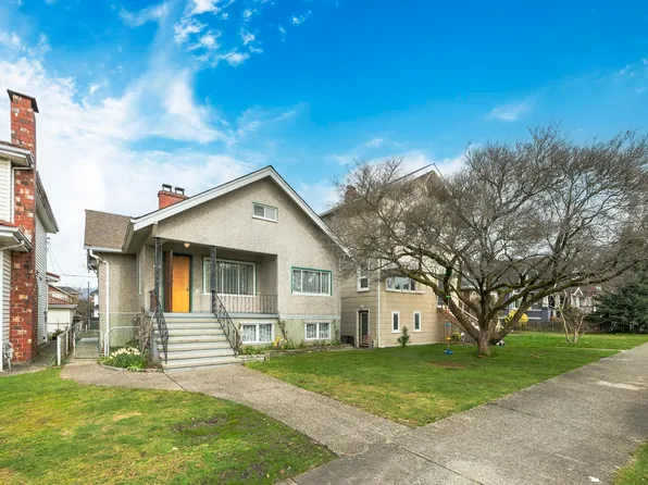 3521 Triumph St, Vancouver, BC V5K 1V2