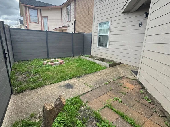 12700 Leader St APT B, Houston, TX 77072