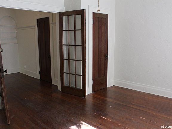 2nd image of 318 NE 2nd Ave APT 1