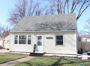 1513 S Frederick Dr, Sioux Falls, SD 57105