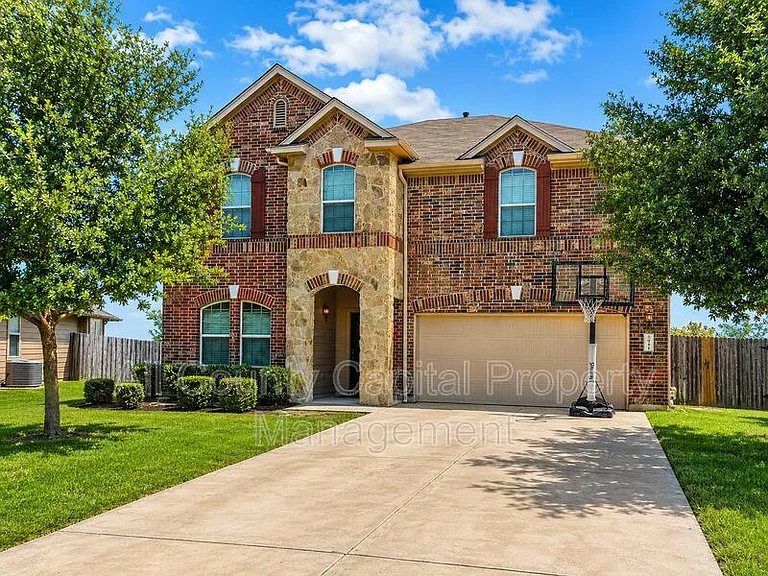 241 Silver Maple Dr — Photo 1