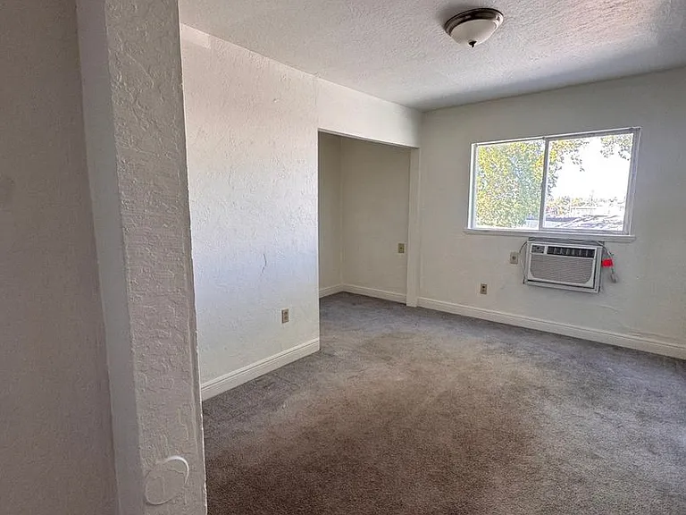 Rio Linda — Photo 2