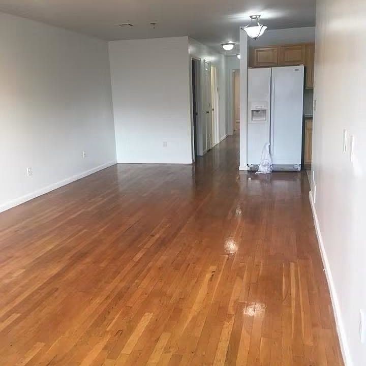 1st image of 122 Logan Ave Floor 1
