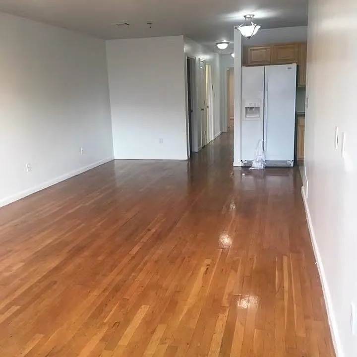 122 Logan Ave #1