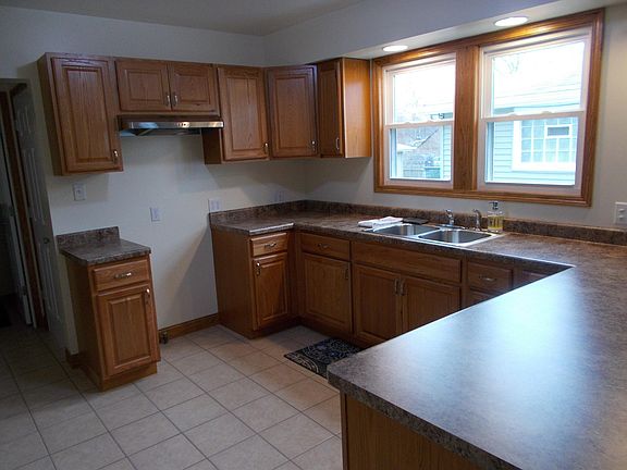 3rd image of 7207 Carolina Ave