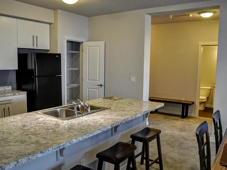 Emerald Ridge Apartments & Townhomes — Photo 20