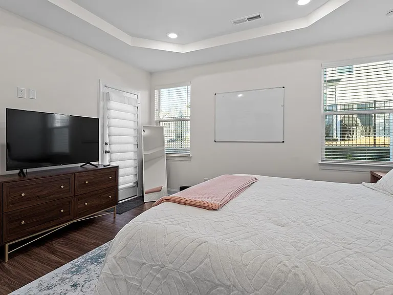236 Marbella Grove Ct — Photo 16