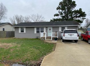 10022 Mini Farm Dr, Gravois Mills, MO 65037
