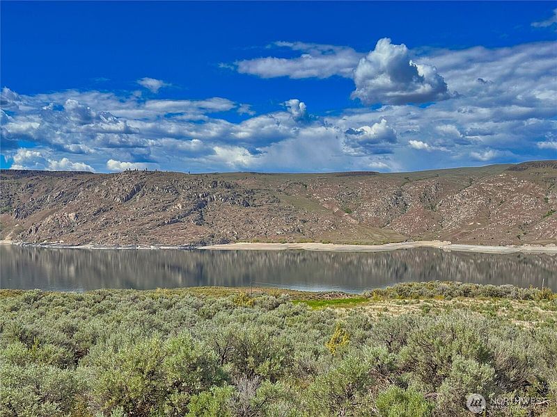 3rd image of 46230 Arrowleaf Canyon Drive N