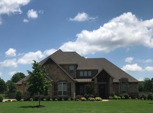 3114 N Harrier Dr, Fayetteville, AR 72704