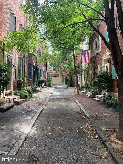 1st image of 221 S Delhi St