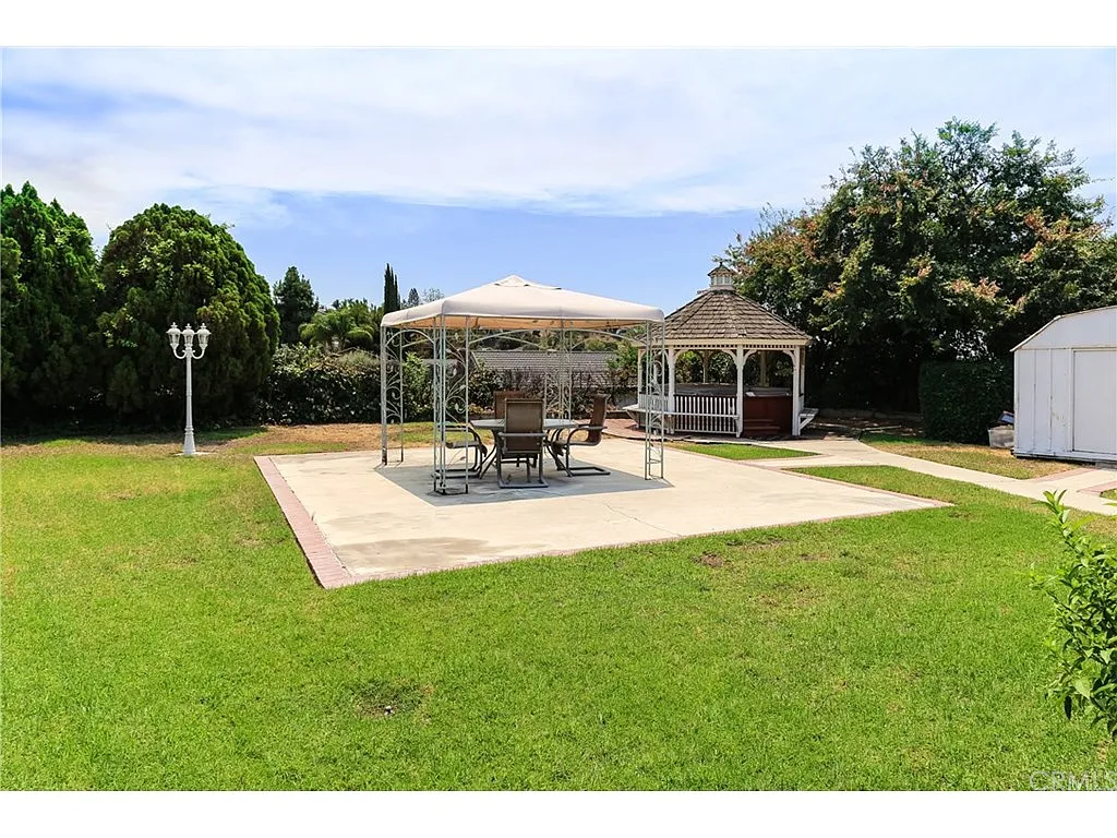 1068 Overlook Ridge Rd photo 1