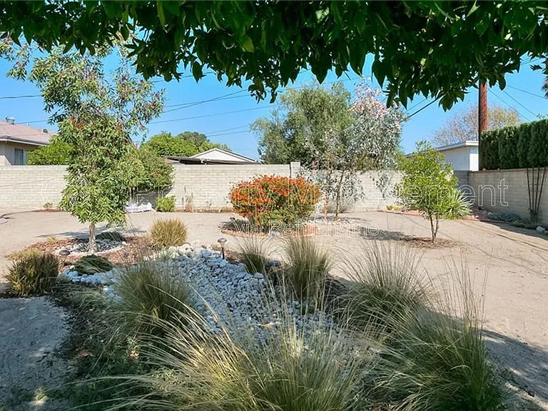 11252 Delano St — Photo 27