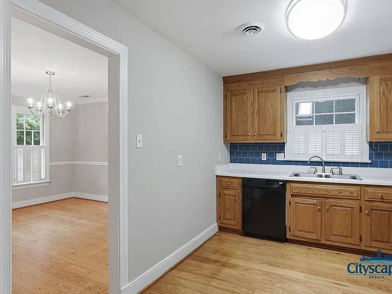 1612 Greenfield Dr — Photo 11