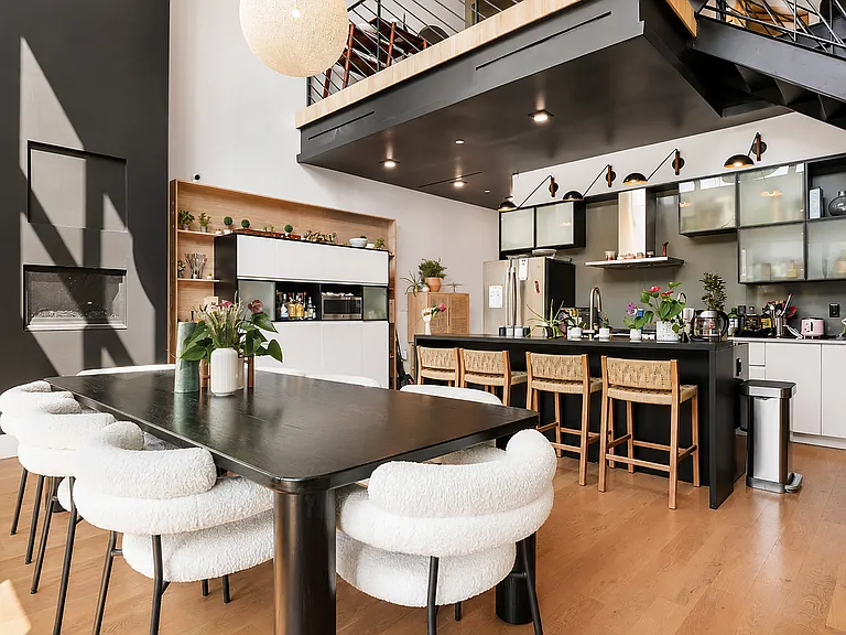 428 Van Brunt St #1 — Photo 5