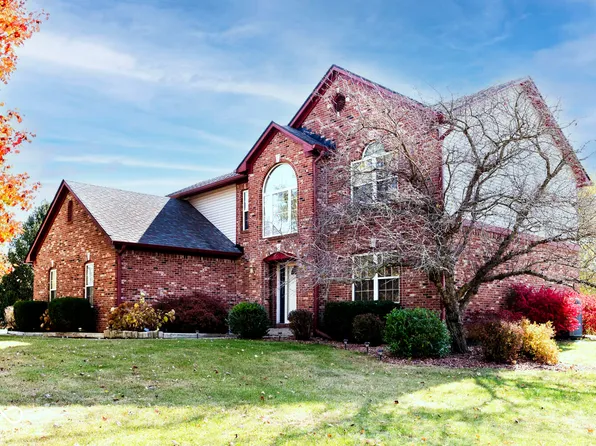 925 W Wildflower Ct, Mooresville, IN 46158