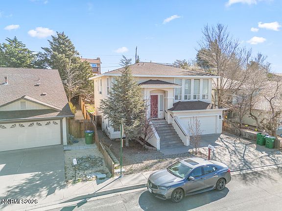 3rd image of 561 Tarn Way