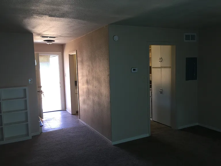 202 W Tilden St — Photo 11