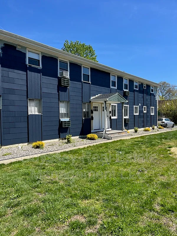 1 bed, 1.0 bath, 560 sqft, $1,600 — Photo 2