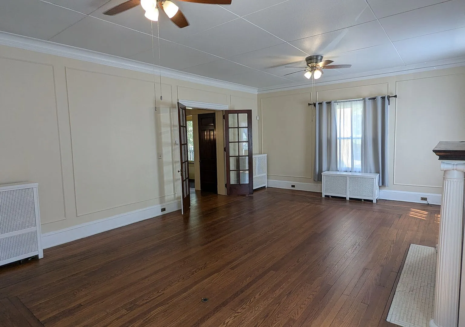 303 4th St NE — Photo 3