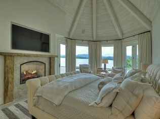 2376 Ridgeway Dr, Hiawassee, GA 30546