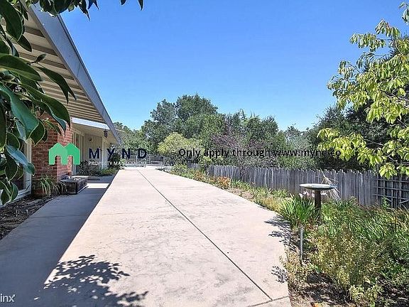 4th image of 18631 Blythswood Dr