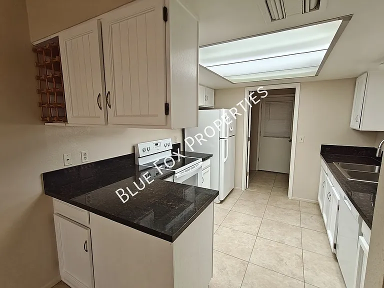 8305 N Midnight Way — Photo 12