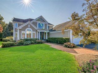 15 Gracewood Dr, Manhasset, NY 11030